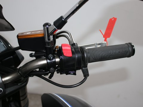 Suzuki GSX1300 B-King GSX 1300 25