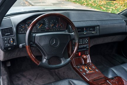 Mercedes-Benz SL Series SL500 14
