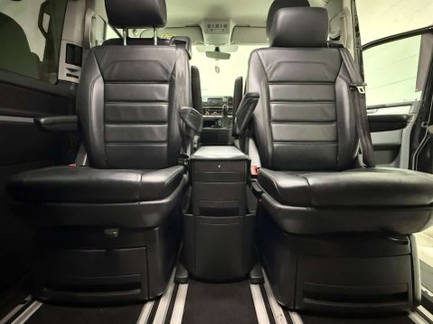 Volkswagen Caravelle 2.0 Caravelle Executive TDI BlueMotion Technology Semi-Auto 5dr 33