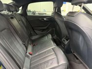 Audi A4 2.0 TDI 35 Black Edition Saloon 4dr Diesel S Tronic Euro 6 (s/s) (163 ps) 41