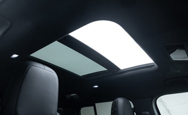 Land Rover Defender OCTA EDITION ONE 21