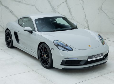 Porsche 718 Cayman GTS 4.0 8