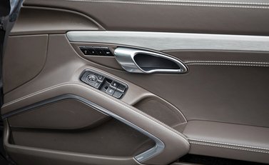 Porsche 911 (991) 50th Anniversary Edition 21