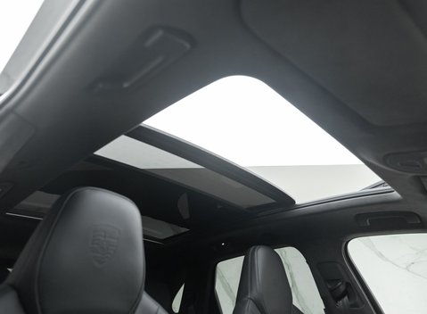 Porsche Cayenne TURBO E-HYBRID 16