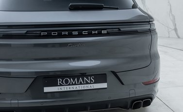 Porsche Cayenne TURBO E-HYBRID 32