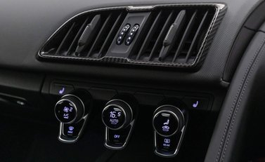 Audi R8 V10 Performance Carbon Black 14