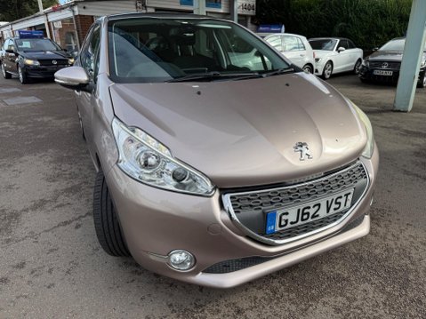 Peugeot 208 1.4 HDi Allure Euro 5 5dr 2