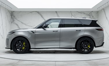 Land Rover Range Rover Sport P635 SV EDITION ONE 2