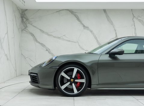 Porsche 911 Carrera S (992) 30