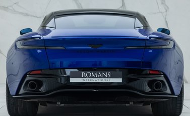 Aston Martin DB12 V8 8