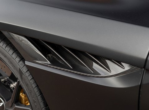 Aston Martin DBS Superleggera 27