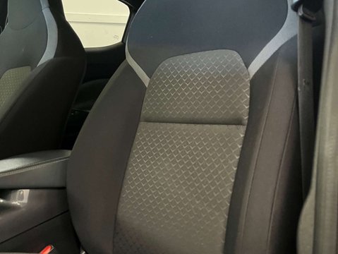 Nissan Juke 1.0 Juke N-Connecta DiG-T 5dr 34
