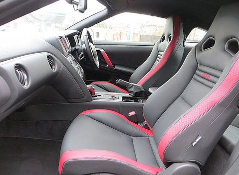 Nissan GT-R Premium Edition 18