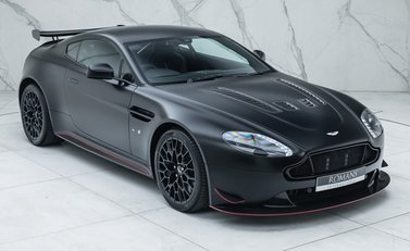 Aston Martin V12 Vantage S 11