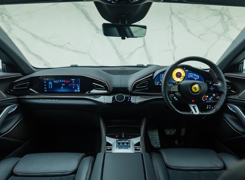 Ferrari Purosangue 25