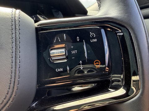Land Rover Range Rover Velar 2.0 P250 Dynamic HSE SUV 5dr Petrol Auto 4WD Euro 6 (s/s) (249 ps) 38