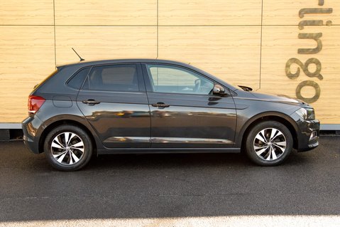 Volkswagen Polo MATCH TSI 8