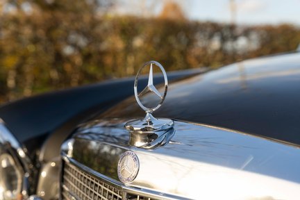 Mercedes-Benz SE 280SE 3.5 16