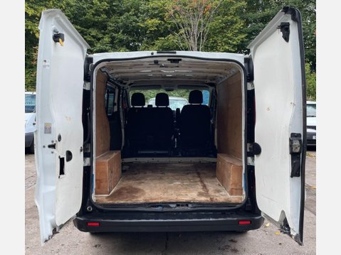 Renault Trafic 1.6 dCi 27 Business SWB Standard Roof Euro 6 5dr 7