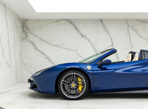 Ferrari 488 Spider 33