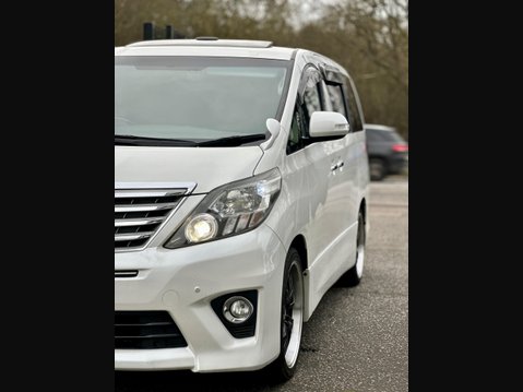 Toyota Alphard 8 SEATER+TWIN SUNROOF+RARE 10