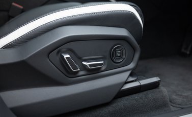 Lamborghini Urus SE 18