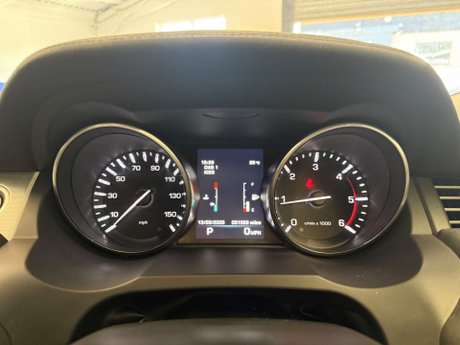 Land Rover Range Rover Evoque 2.2 SD4 Dynamic SUV 5dr Diesel Auto 4WD Euro 5 (s/s) (190 ps) 38