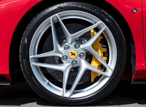 Ferrari F8 Tributo 10