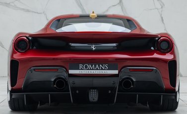 Ferrari 488 Pista 8