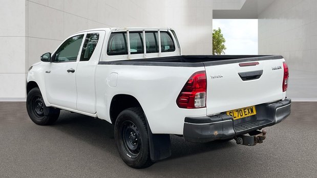 Toyota Hilux Active | 2.4 LT | Extended Cab | Tow Bar | Air Con | EURO 6 5