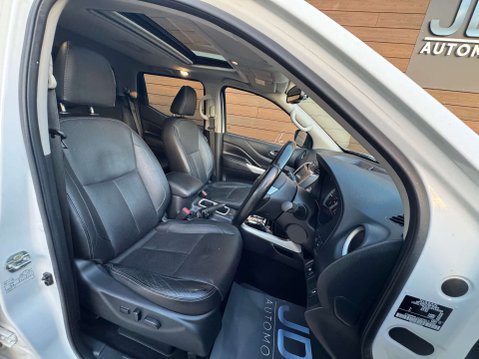 Nissan Navara 2.3 Navara Tekna dCi Auto 4WD 5dr 20