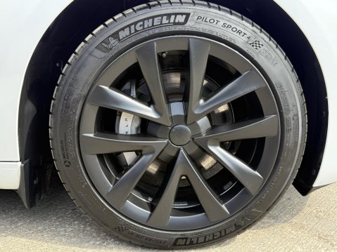 Tesla Model 3 Saloon 4dr Electric Auto RWD (241 bhp) 14