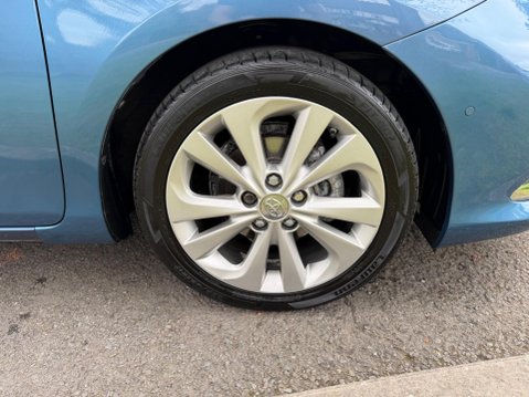 Toyota Auris 1.2 VVT-i Excel CVT Euro 6 (s/s) 5dr (Safety Sense) 59