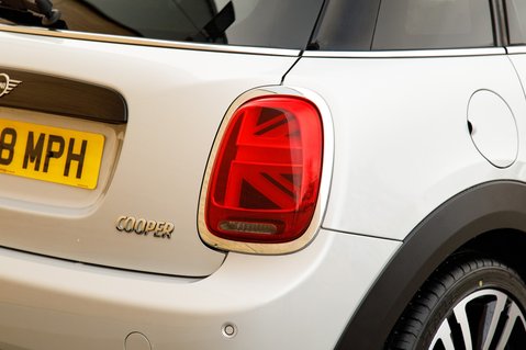 Mini Hatchback 1.5 Cooper II 5dr 9