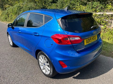 Ford Fiesta TITANIUM 12