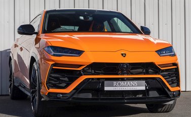 Lamborghini Urus Pearl Capsule 1