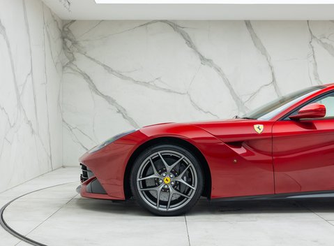 Ferrari F12 Berlinetta 35