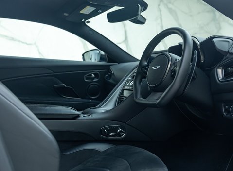 Aston Martin DBS Superleggera 12