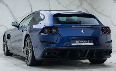 Ferrari GTC4 Lusso V12 9