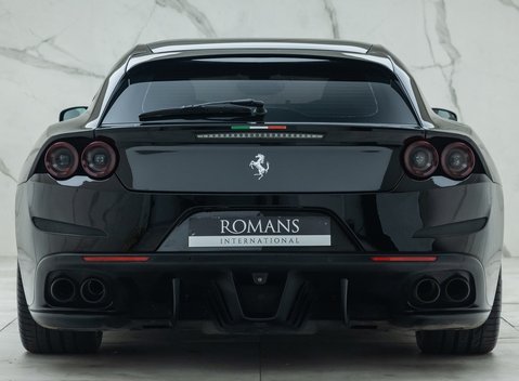 Ferrari GTC4 Lusso T 8