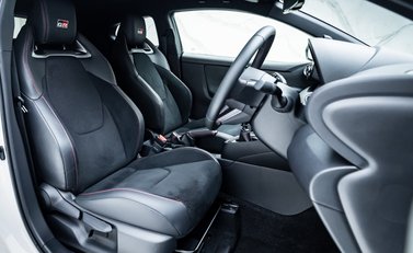 Toyota Yaris GR-Y CIRCUIT 15