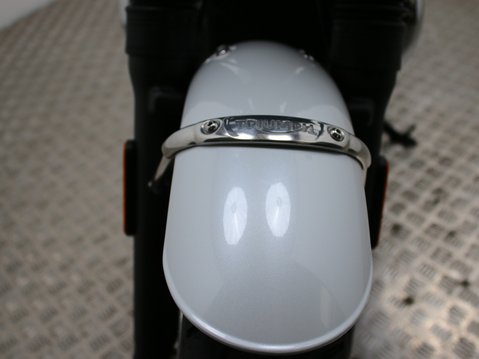 Triumph Bonneville T120 Diamond 34