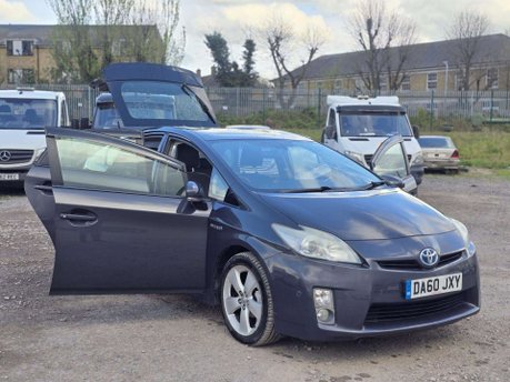 Toyota Prius 1.8 VVT-h T Spirit Hatchback 5dr Petrol Hybrid CVT Euro 5 (s/s) (136 ps) 6