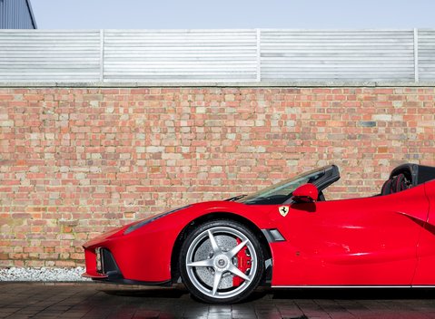 Ferrari LaFerrari Aperta 37