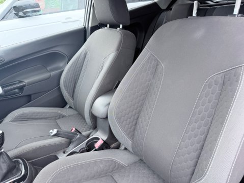 Ford Fiesta 1.0 ZETEC S 11
