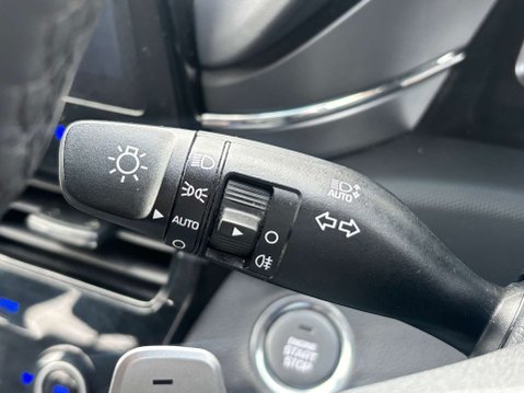 Hyundai IONIQ 1.6 h-GDi Premium Hatchback 5dr Petrol Hybrid DCT Euro 6 (s/s) (141 ps) 36