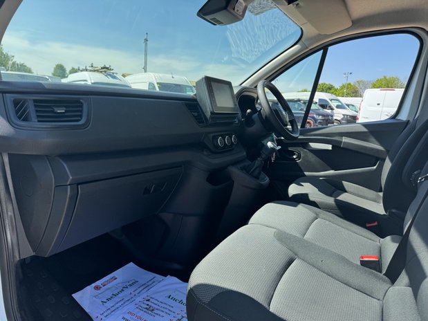 Renault Trafic SWB L1H1 [SOLD MM] Low Roof Business Plus Sl28 Air Con Sensors EURO 6 10