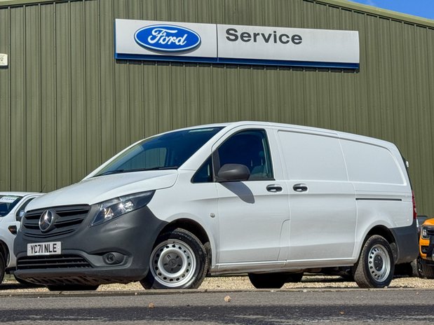 Mercedes-Benz Vito AUTO LWB L2H1 Low Roof Progressive 114 Rev Cam Nav EURO 6 1