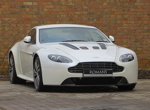 Aston Martin V12 Vantage 1