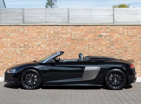 Audi R8 V10 Plus Spyder 2